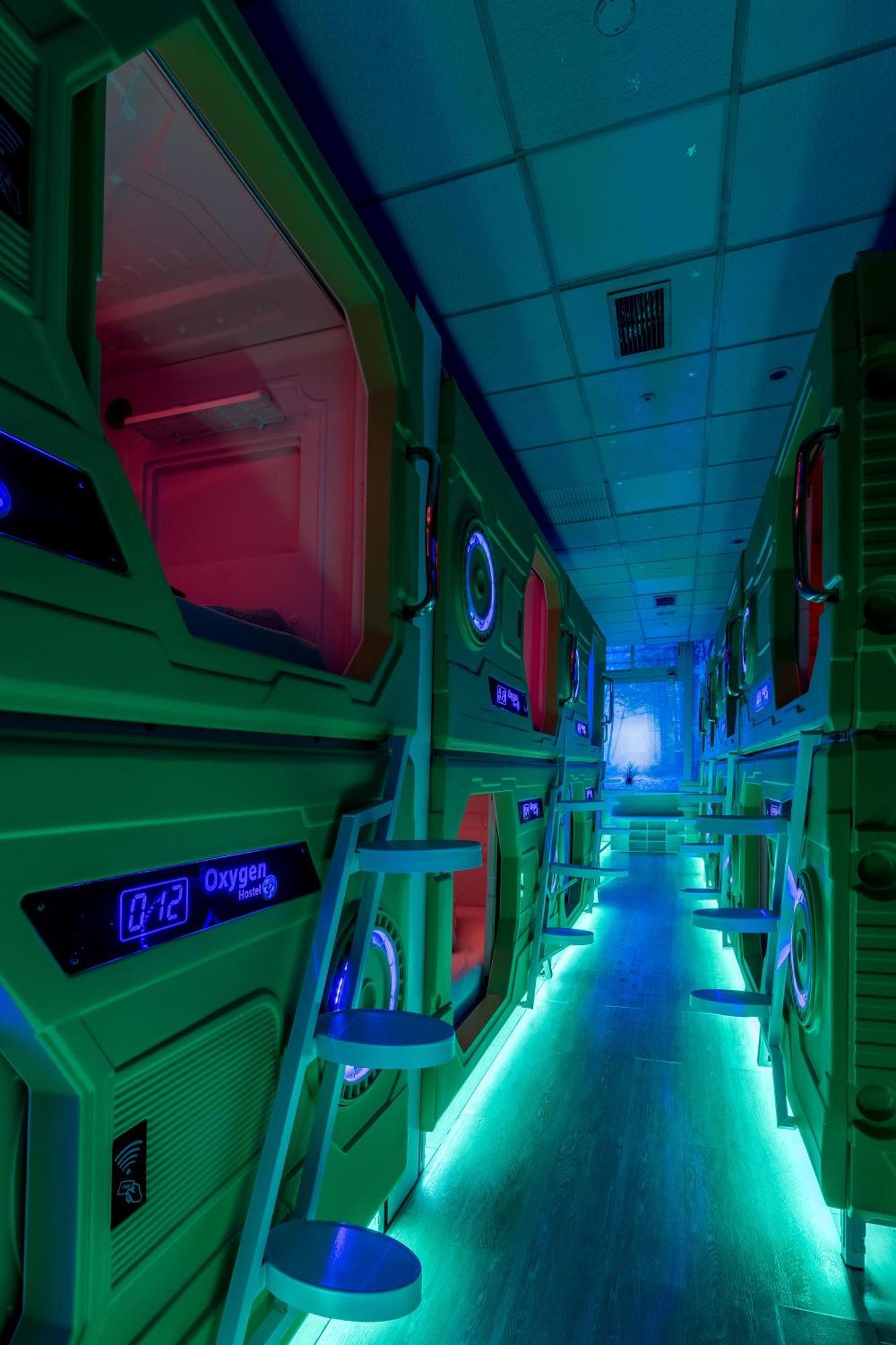 Oxygen Hostel Capsula مدريد المظهر الخارجي الصورة